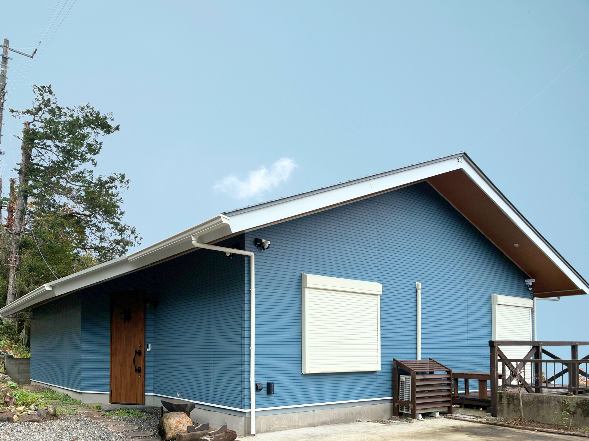 絶景！高台に建つオーシャンビューの別荘をリノベ