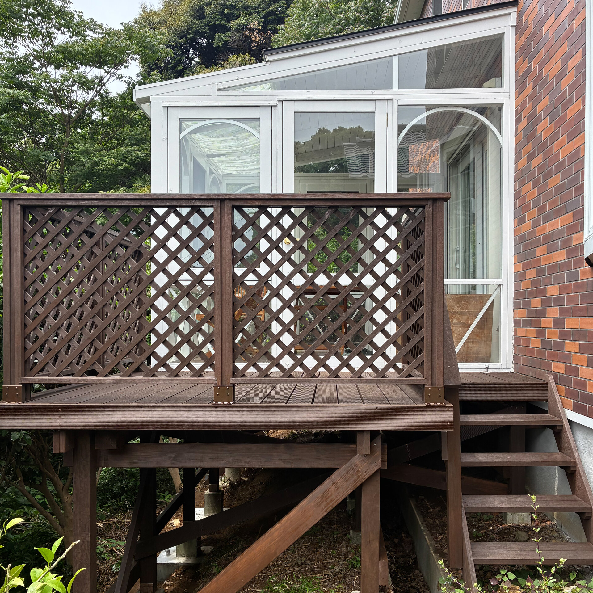 傾いたウッドデッキを補強・再生。安心して使える屋外空間へ